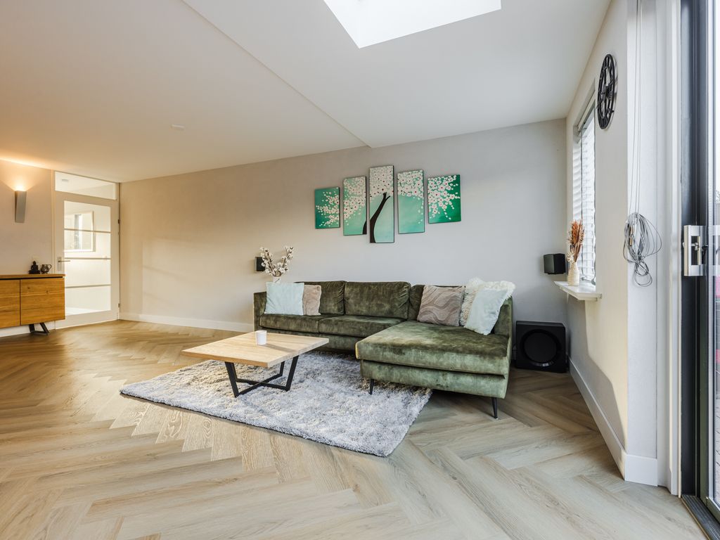 Rondostraat 27, HELLEVOETSLUIS