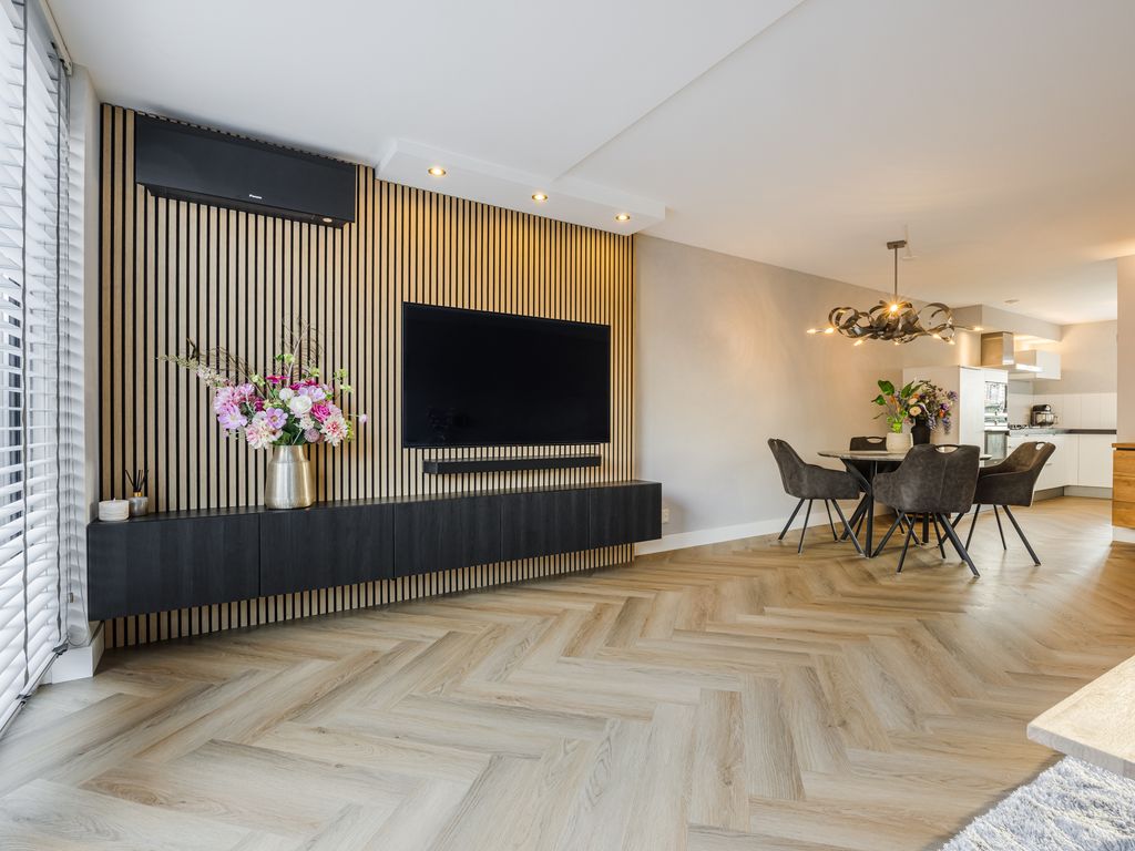 Rondostraat 27, HELLEVOETSLUIS