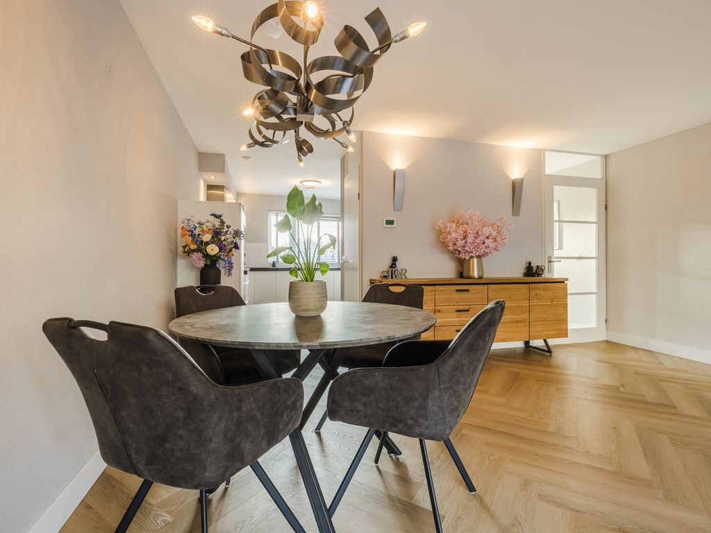 Rondostraat 27, HELLEVOETSLUIS