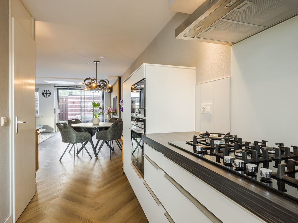 Rondostraat 27, HELLEVOETSLUIS