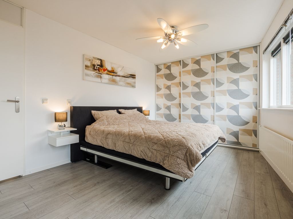 Rondostraat 27, HELLEVOETSLUIS