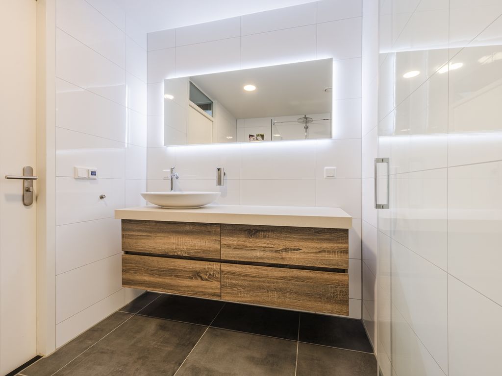 Rondostraat 27, HELLEVOETSLUIS