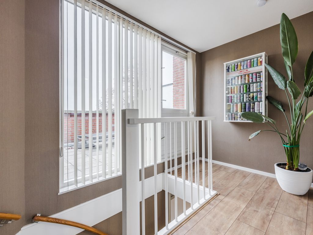 Rondostraat 27, HELLEVOETSLUIS