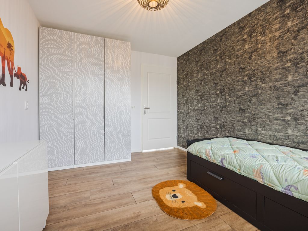 Rondostraat 27, HELLEVOETSLUIS