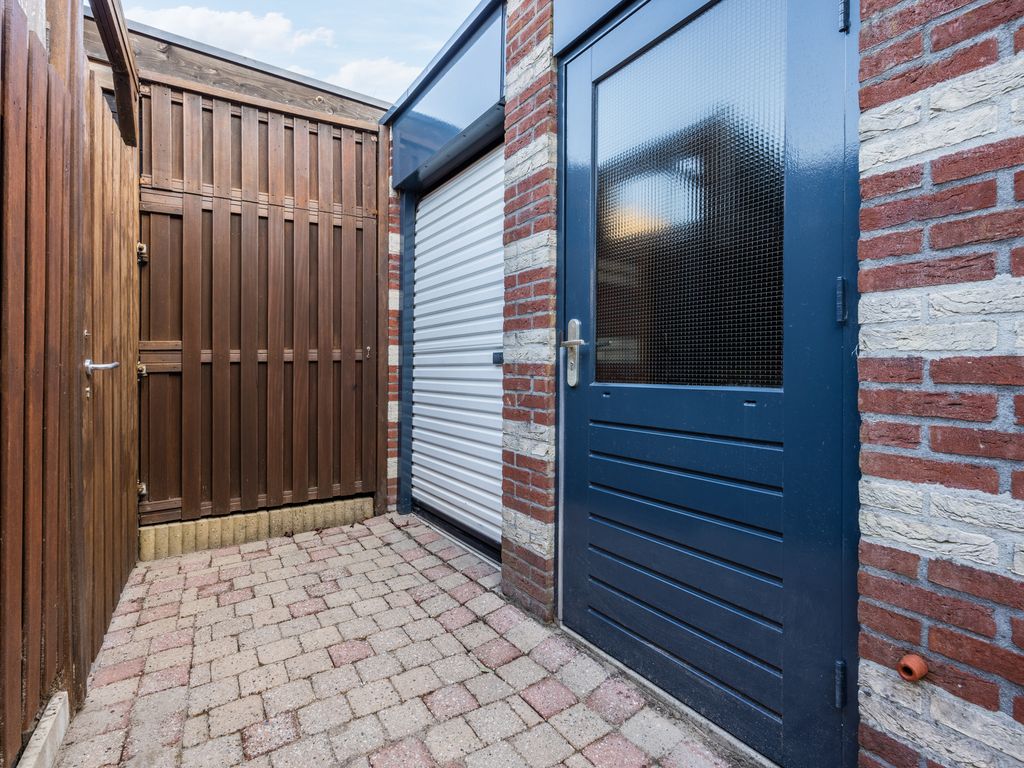 Rondostraat 27, HELLEVOETSLUIS