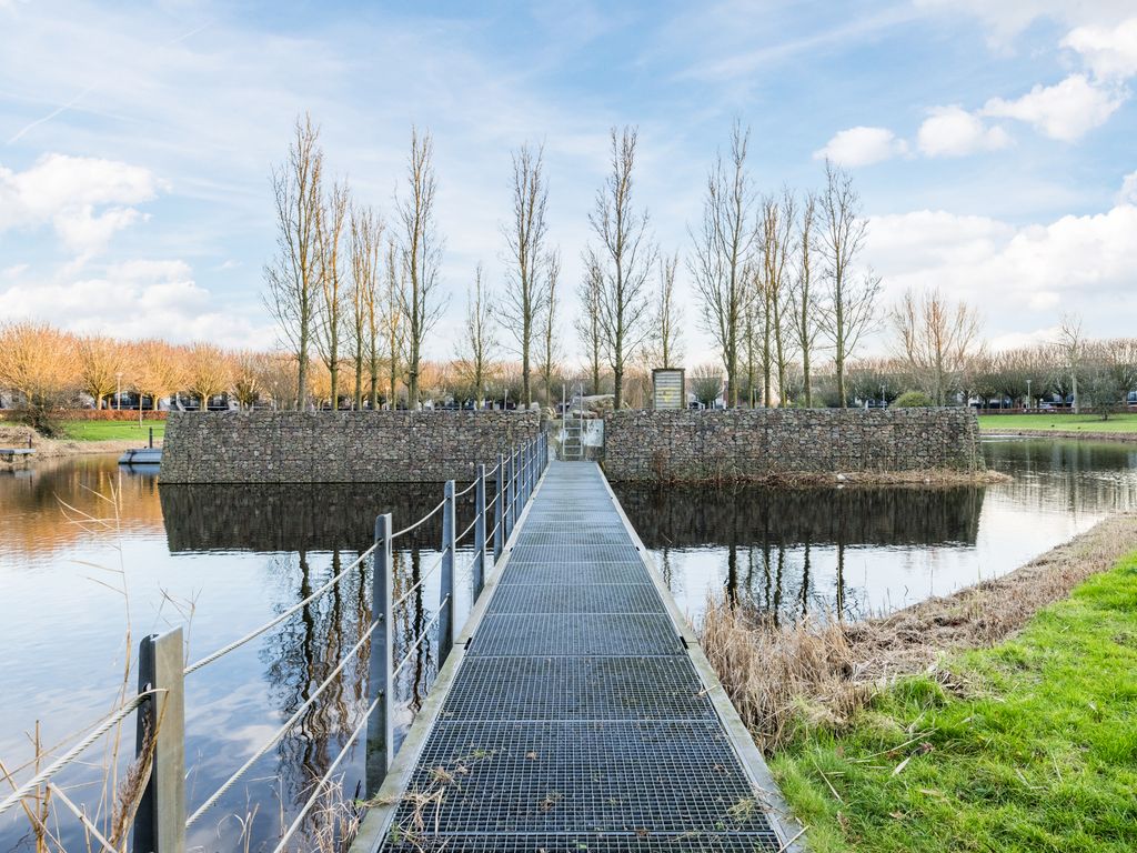 Rondostraat 27, HELLEVOETSLUIS