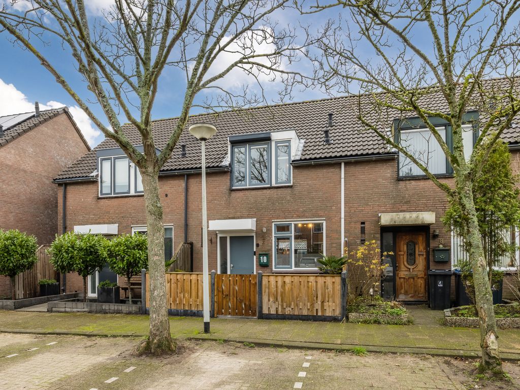 Dukdalf 10, HELLEVOETSLUIS