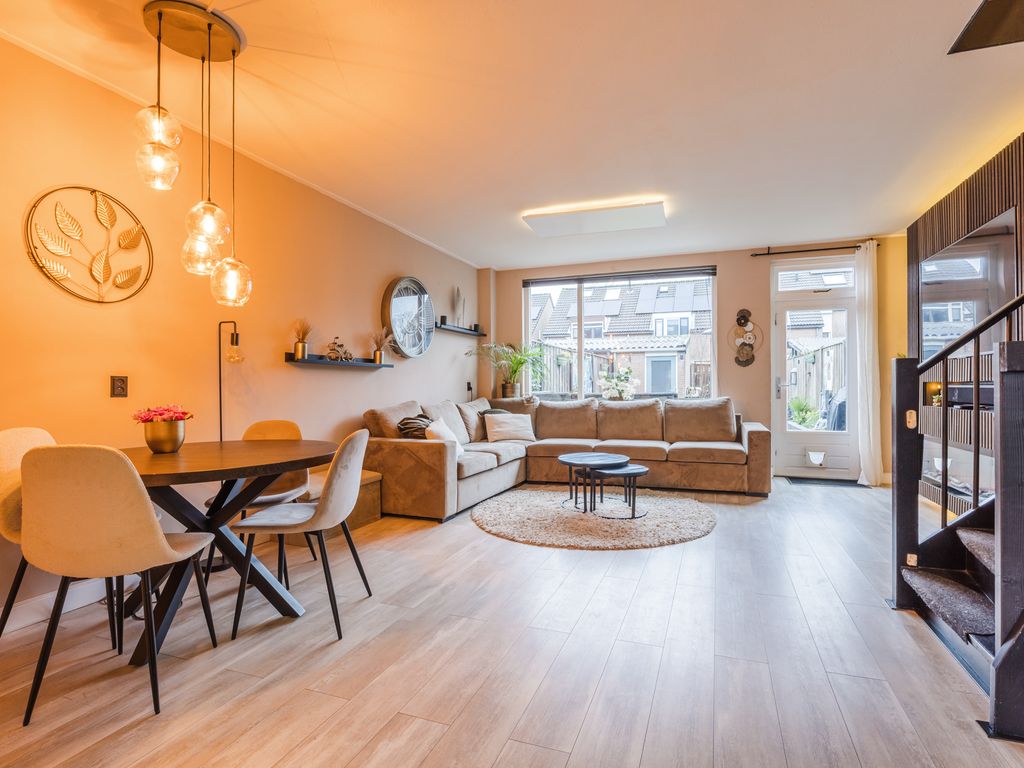 Dukdalf 10, HELLEVOETSLUIS