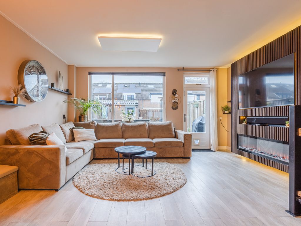 Dukdalf 10, HELLEVOETSLUIS