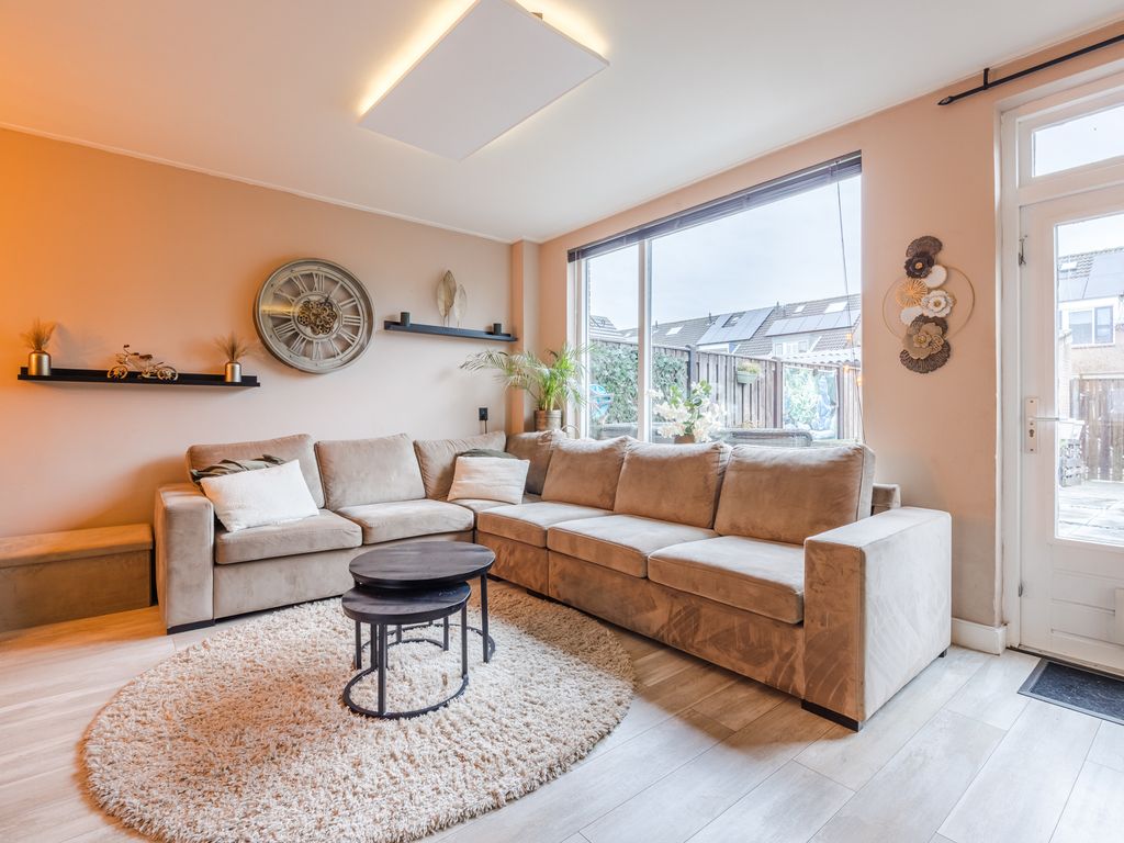 Dukdalf 10, HELLEVOETSLUIS