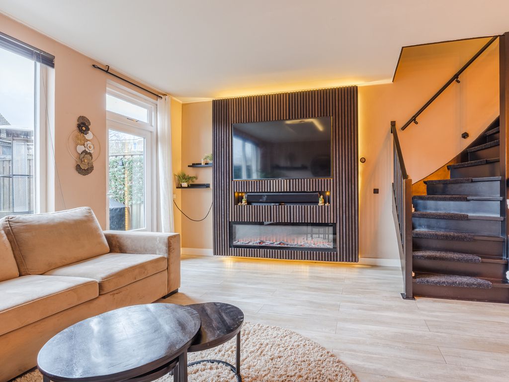 Dukdalf 10, HELLEVOETSLUIS