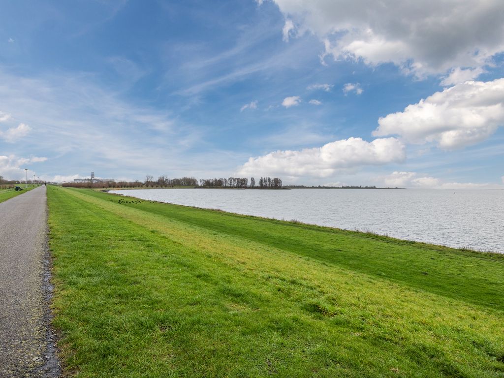 Dukdalf 10, HELLEVOETSLUIS