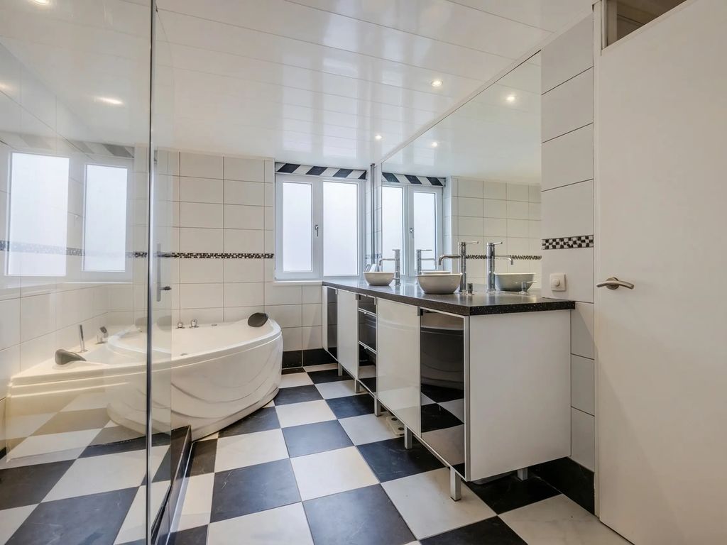 de Windhond 7, HELLEVOETSLUIS