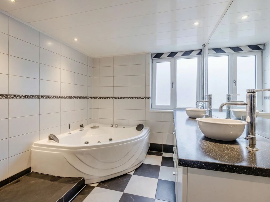 de Windhond 7, HELLEVOETSLUIS