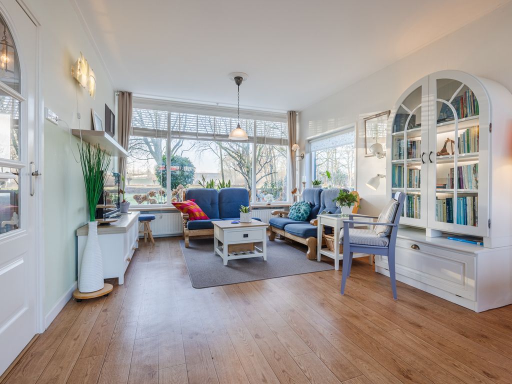 Dibbetzplantsoen 50, HELLEVOETSLUIS