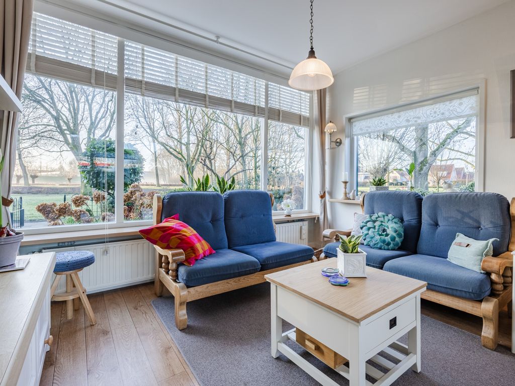 Dibbetzplantsoen 50, HELLEVOETSLUIS