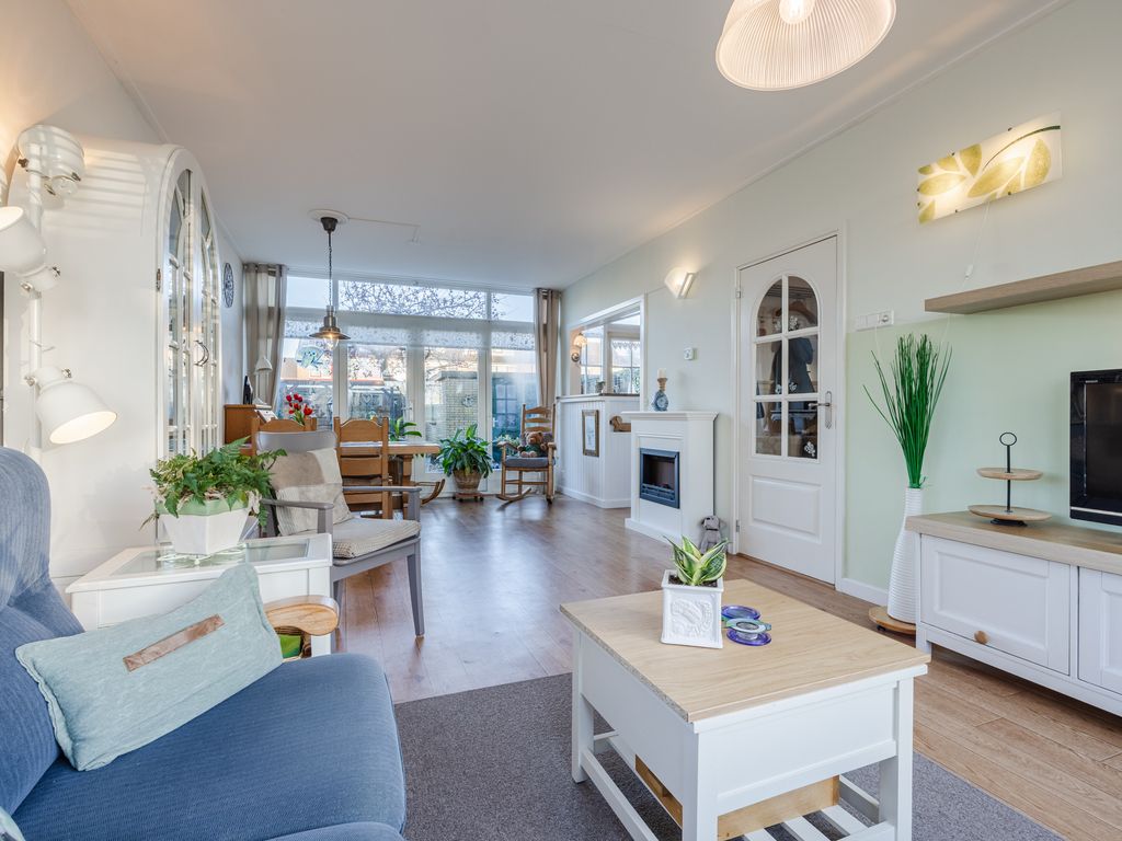 Dibbetzplantsoen 50, HELLEVOETSLUIS