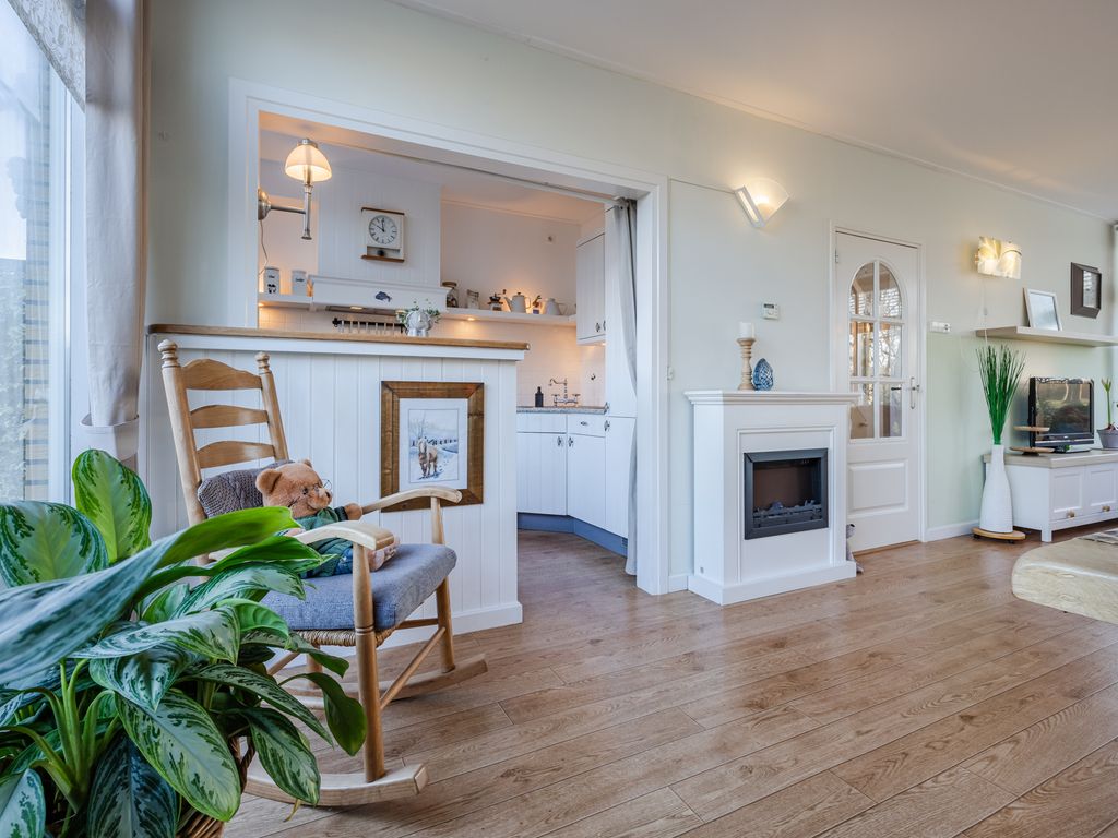 Dibbetzplantsoen 50, HELLEVOETSLUIS