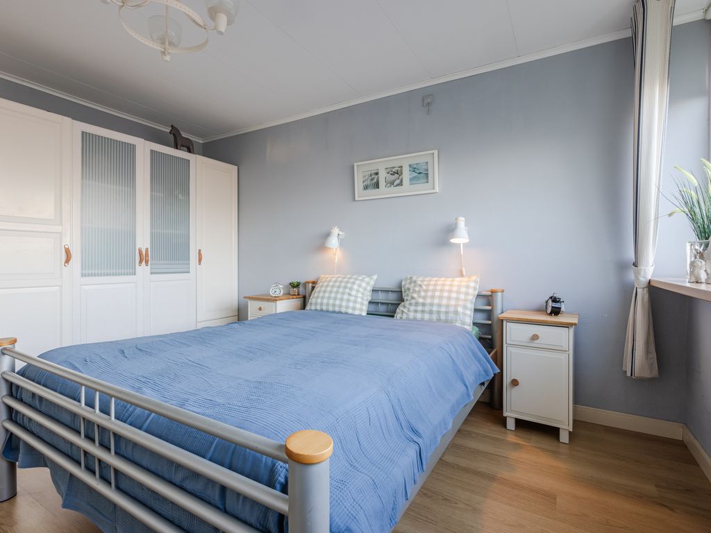 Dibbetzplantsoen 50, HELLEVOETSLUIS