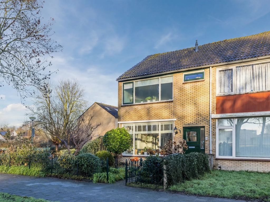 Dibbetzplantsoen 50, HELLEVOETSLUIS