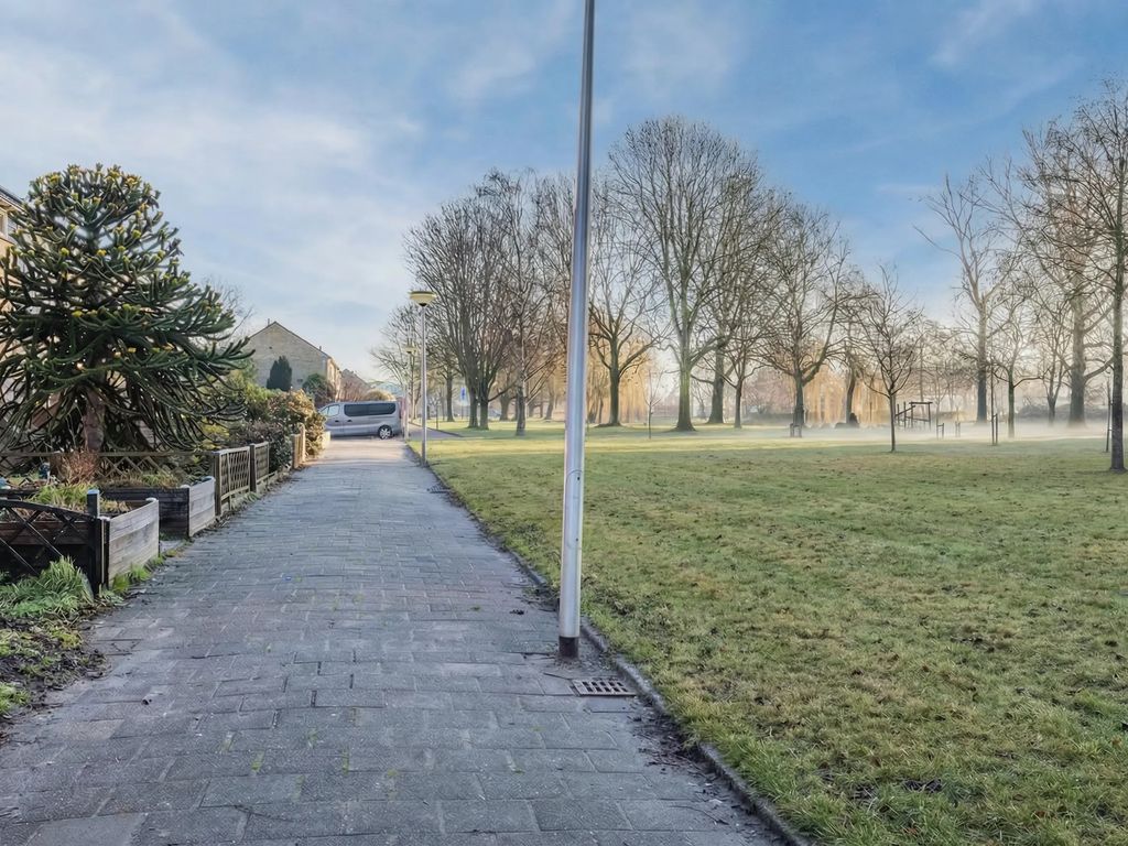 Dibbetzplantsoen 50, HELLEVOETSLUIS