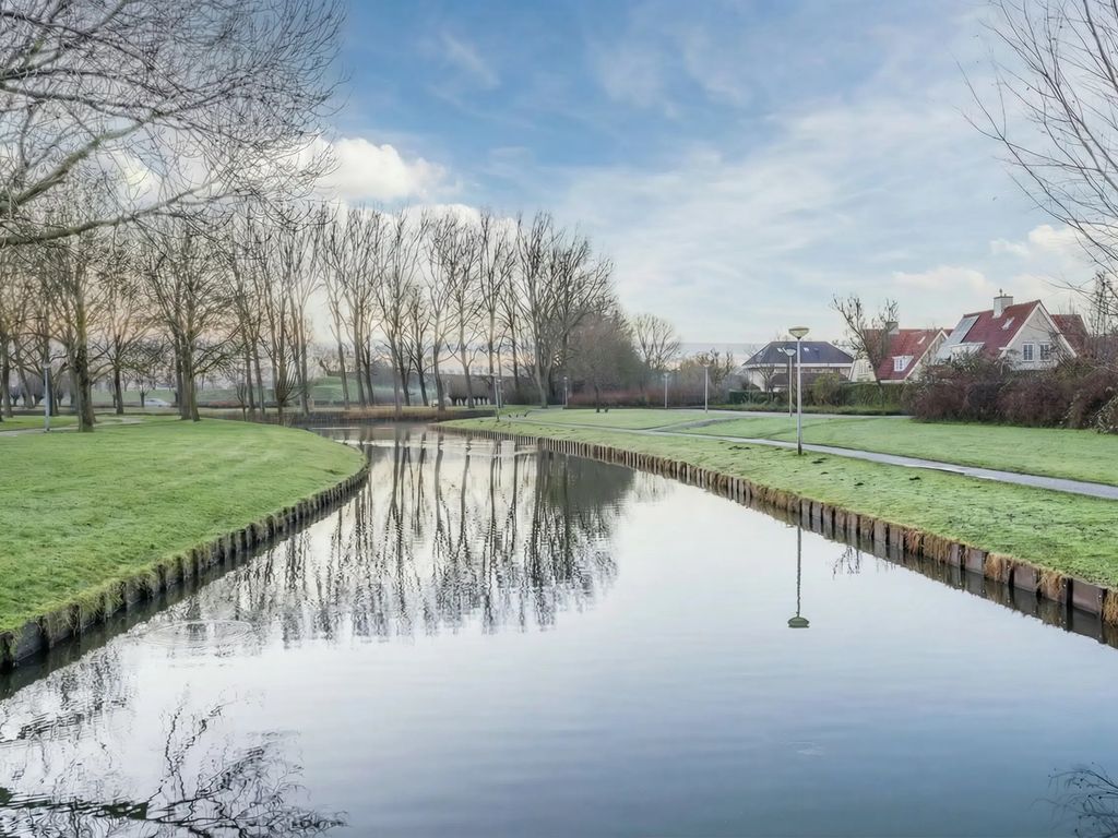 Dibbetzplantsoen 50, HELLEVOETSLUIS