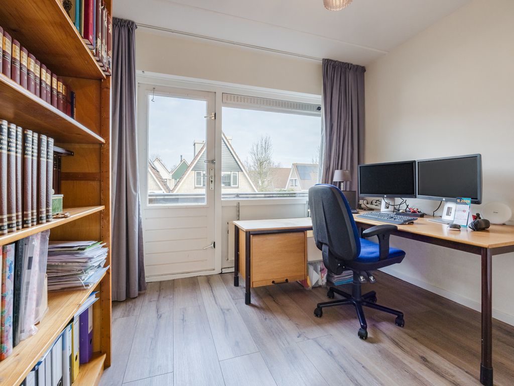 Willem van der Zaanstraat 1, HELLEVOETSLUIS