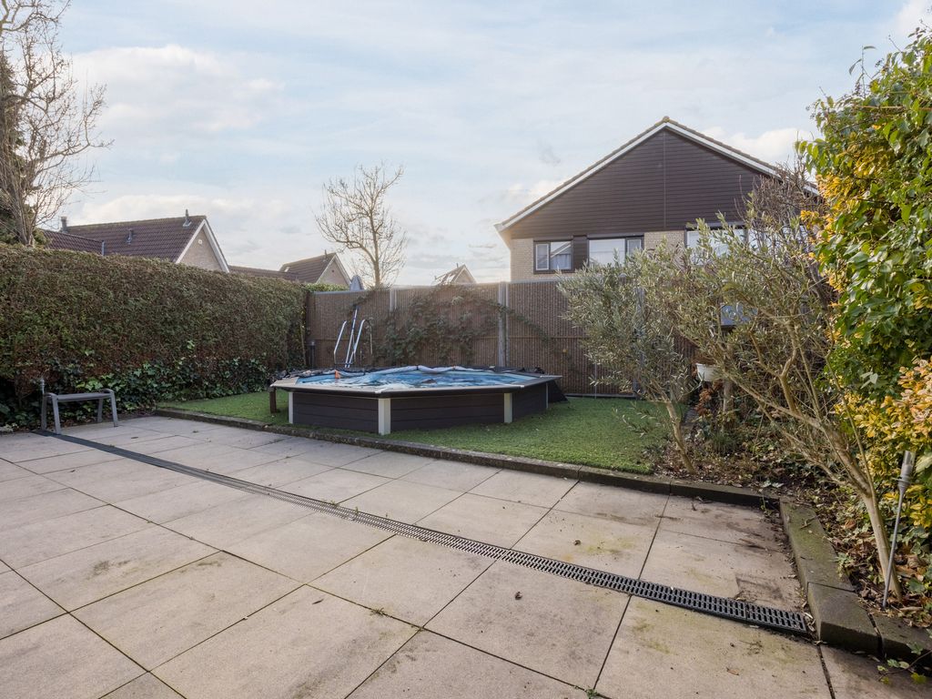 Willem van der Zaanstraat 1, HELLEVOETSLUIS