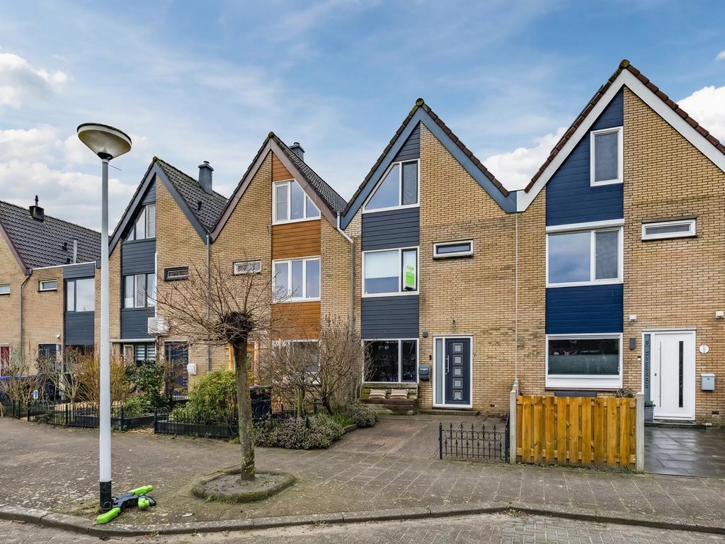 Fuikhoren 8, HELLEVOETSLUIS