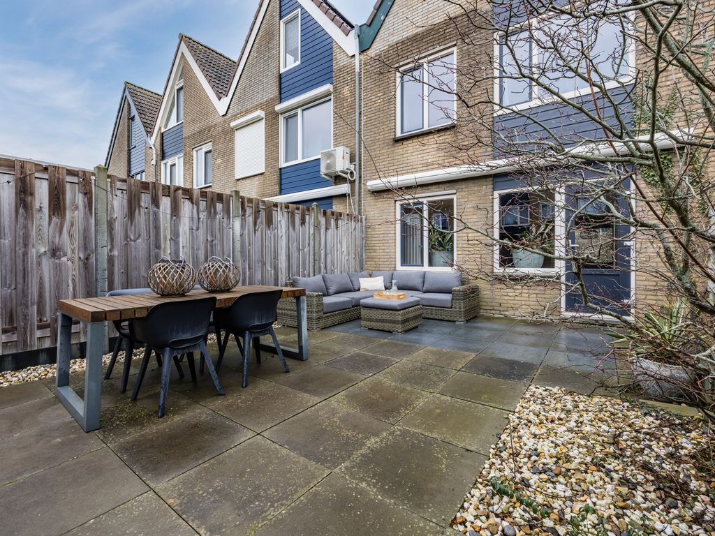 Fuikhoren 8, HELLEVOETSLUIS