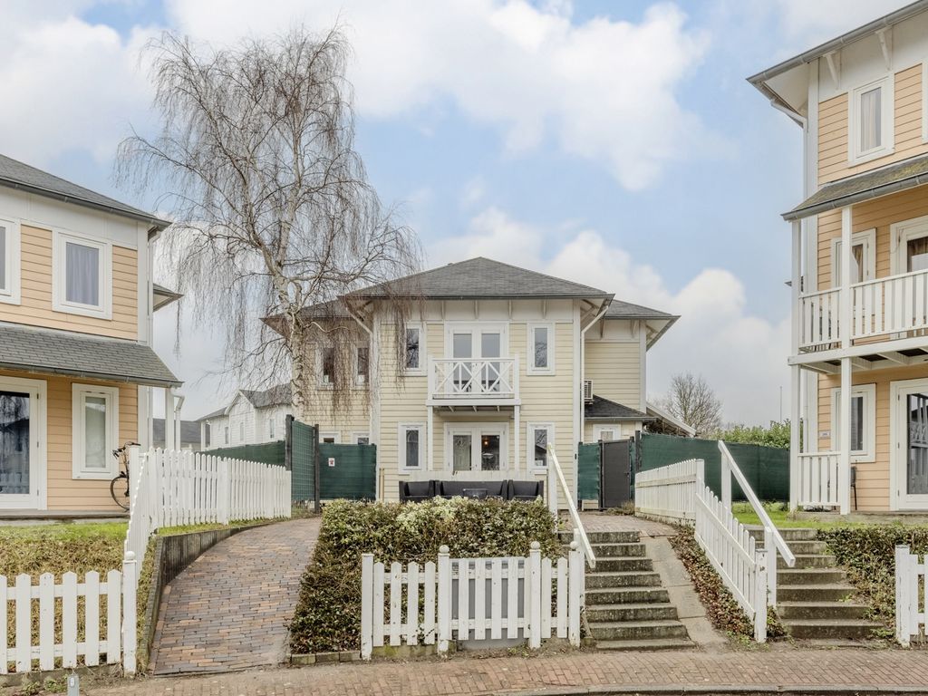 Nieuwe Zeedijk 1K206, HELLEVOETSLUIS