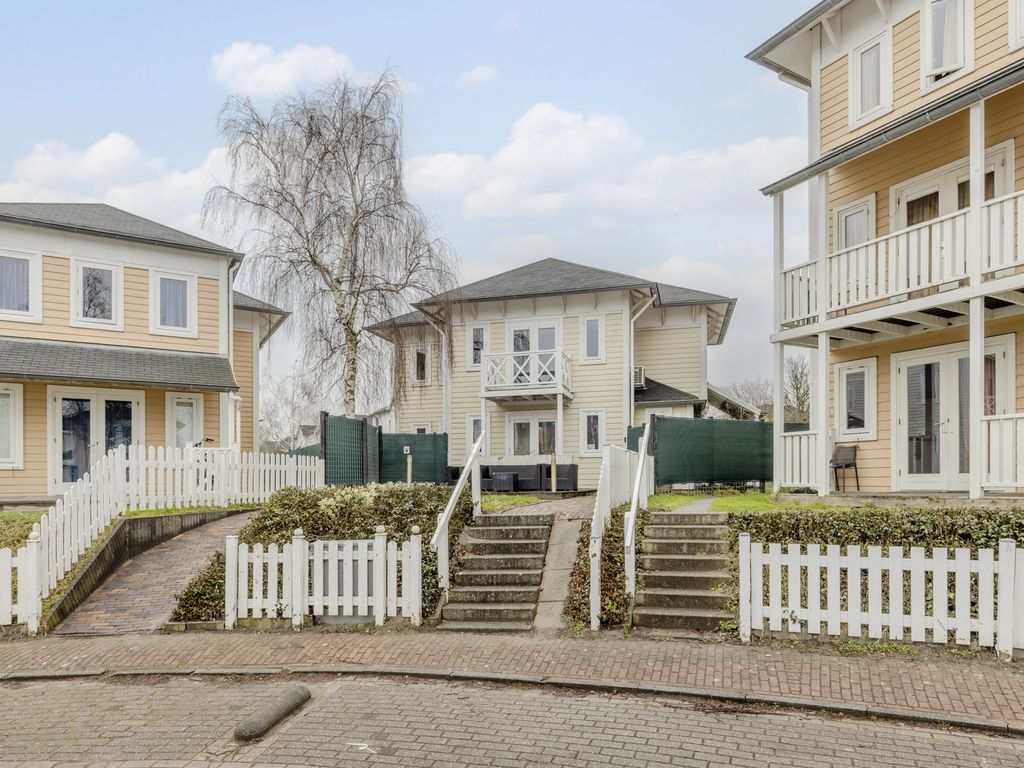 Nieuwe Zeedijk 1K206, HELLEVOETSLUIS