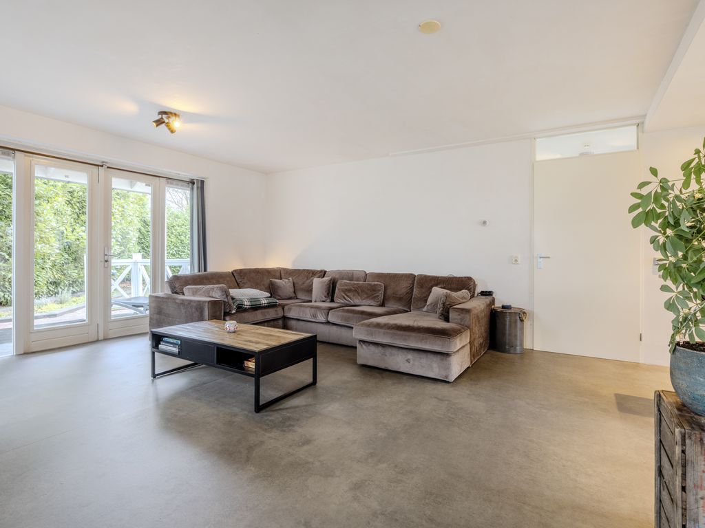 Nieuwe Zeedijk 1K206, HELLEVOETSLUIS