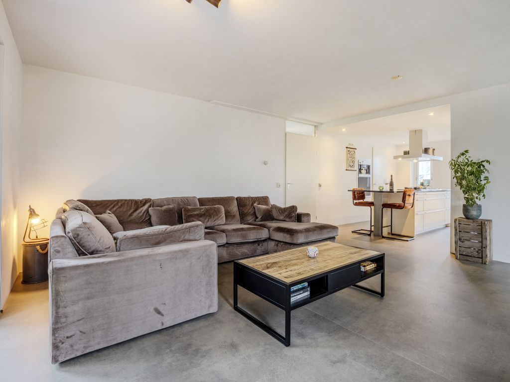 Nieuwe Zeedijk 1K206, HELLEVOETSLUIS