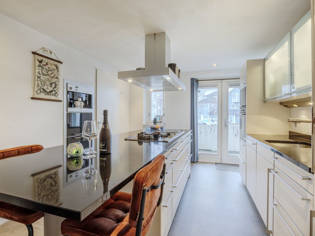 Nieuwe Zeedijk 1K206, HELLEVOETSLUIS