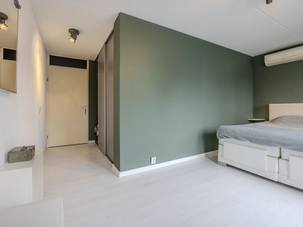 Nieuwe Zeedijk 1K206, HELLEVOETSLUIS