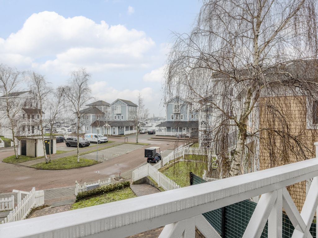 Nieuwe Zeedijk 1K206, HELLEVOETSLUIS