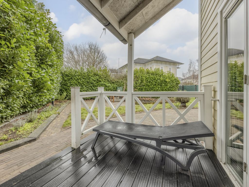 Nieuwe Zeedijk 1K206, HELLEVOETSLUIS