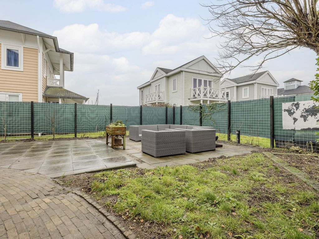 Nieuwe Zeedijk 1K206, HELLEVOETSLUIS