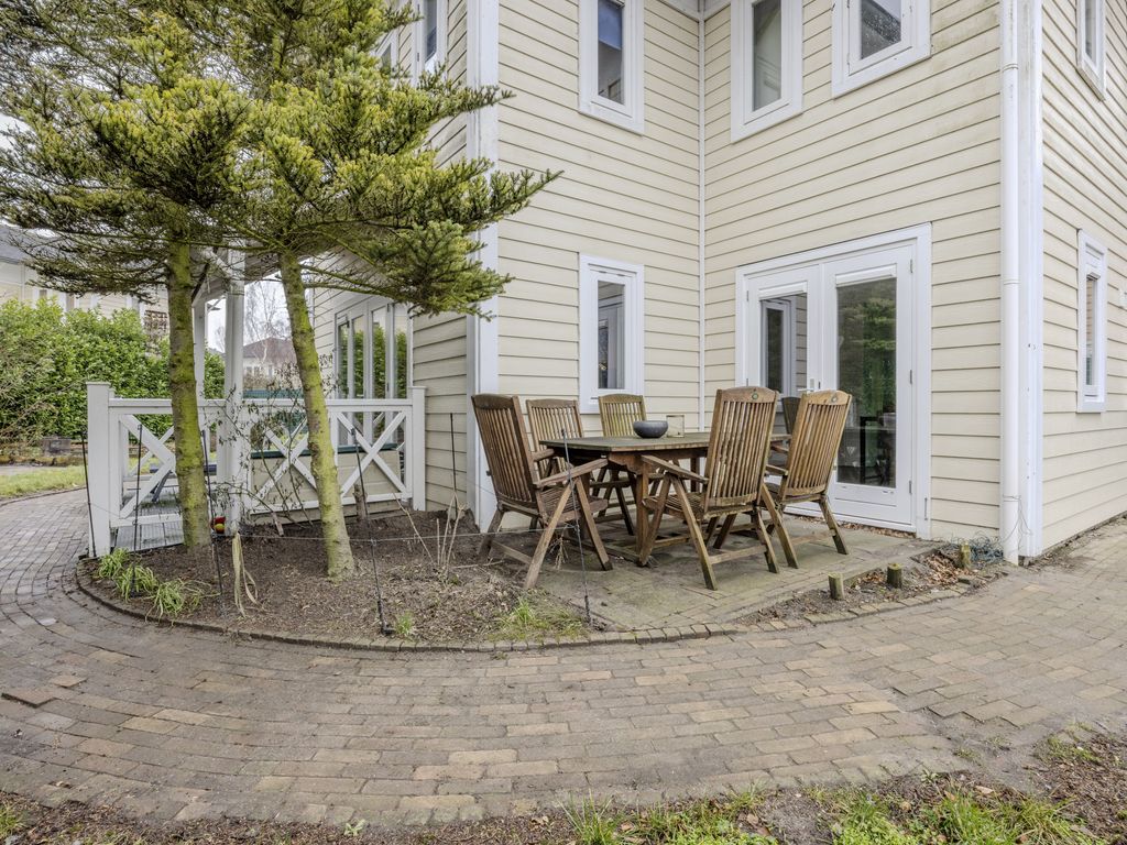 Nieuwe Zeedijk 1K206, HELLEVOETSLUIS