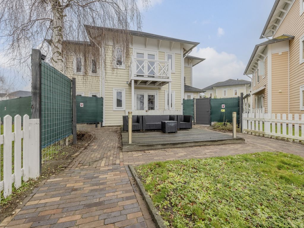 Nieuwe Zeedijk 1K206, HELLEVOETSLUIS