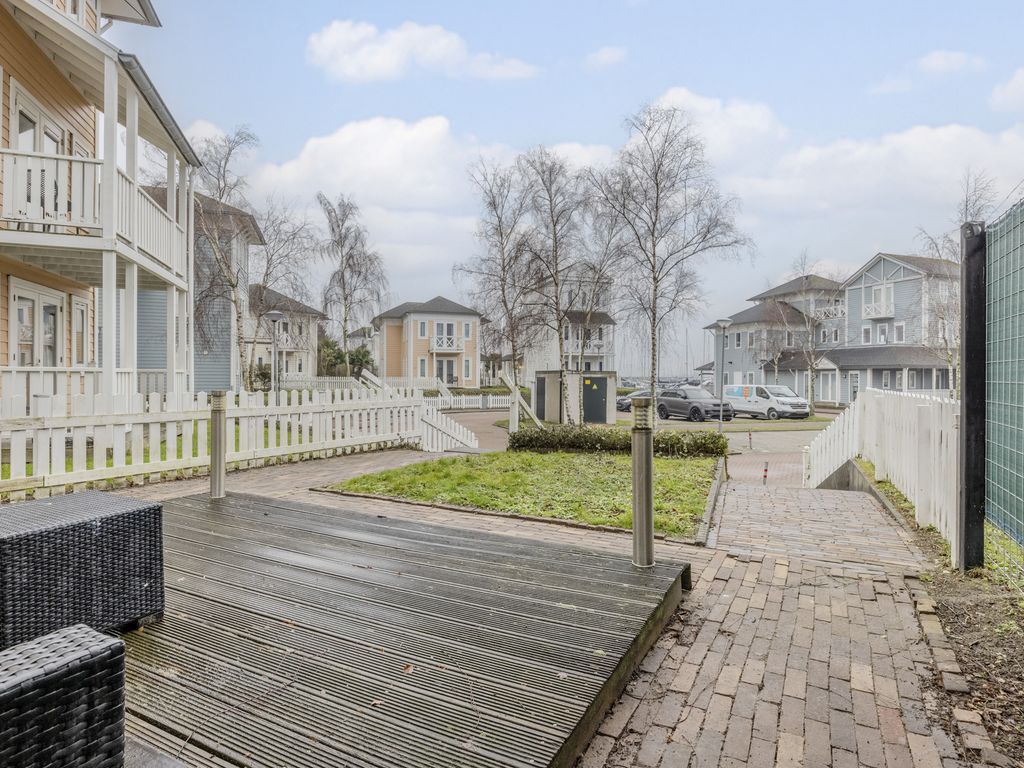 Nieuwe Zeedijk 1K206, HELLEVOETSLUIS