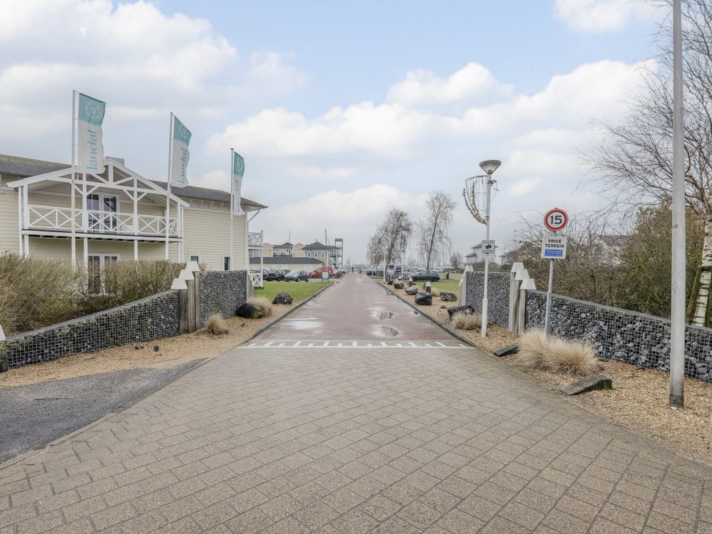 Nieuwe Zeedijk 1K206, HELLEVOETSLUIS