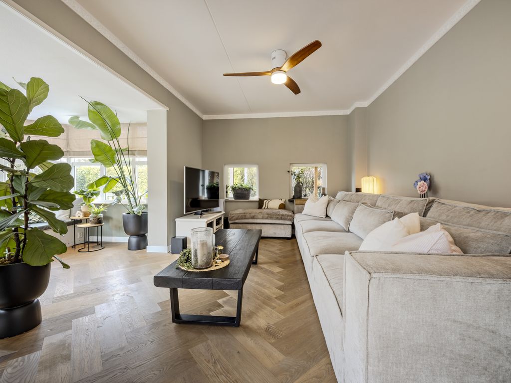 Courteniusstraat 6, HELLEVOETSLUIS