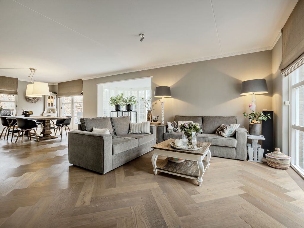 Courteniusstraat 6, HELLEVOETSLUIS