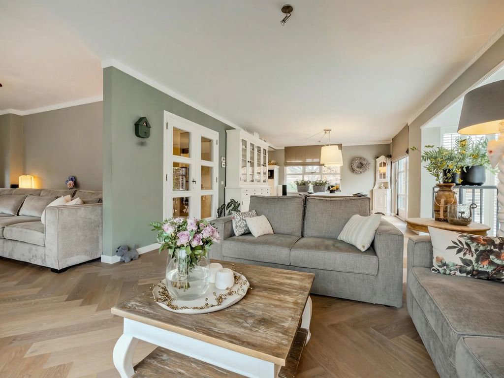 Courteniusstraat 6, HELLEVOETSLUIS