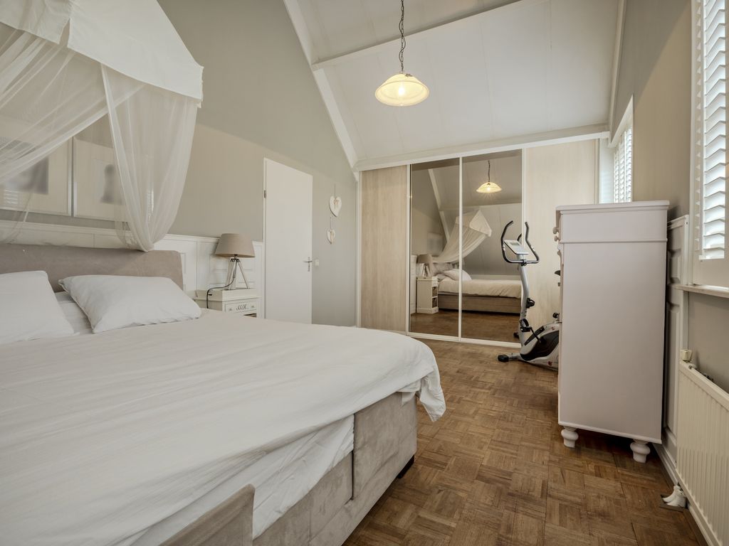 Courteniusstraat 6, HELLEVOETSLUIS