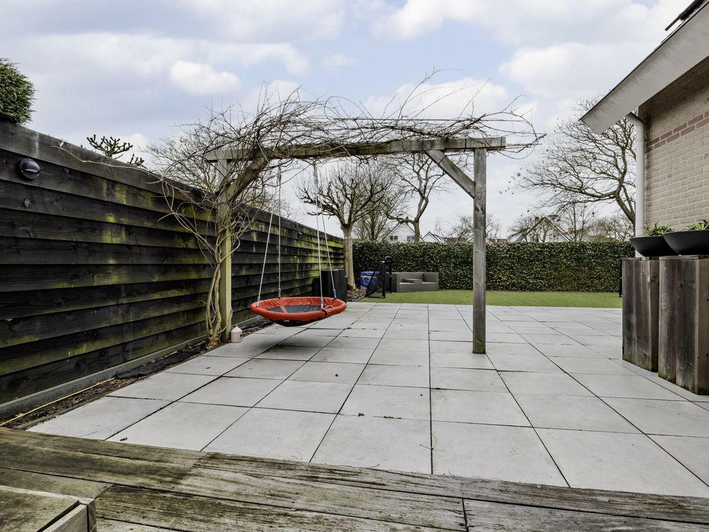 Courteniusstraat 6, HELLEVOETSLUIS