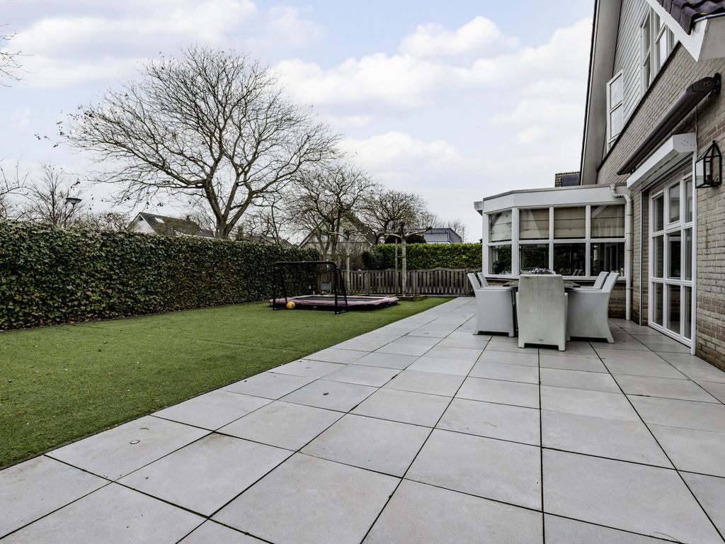 Courteniusstraat 6, HELLEVOETSLUIS