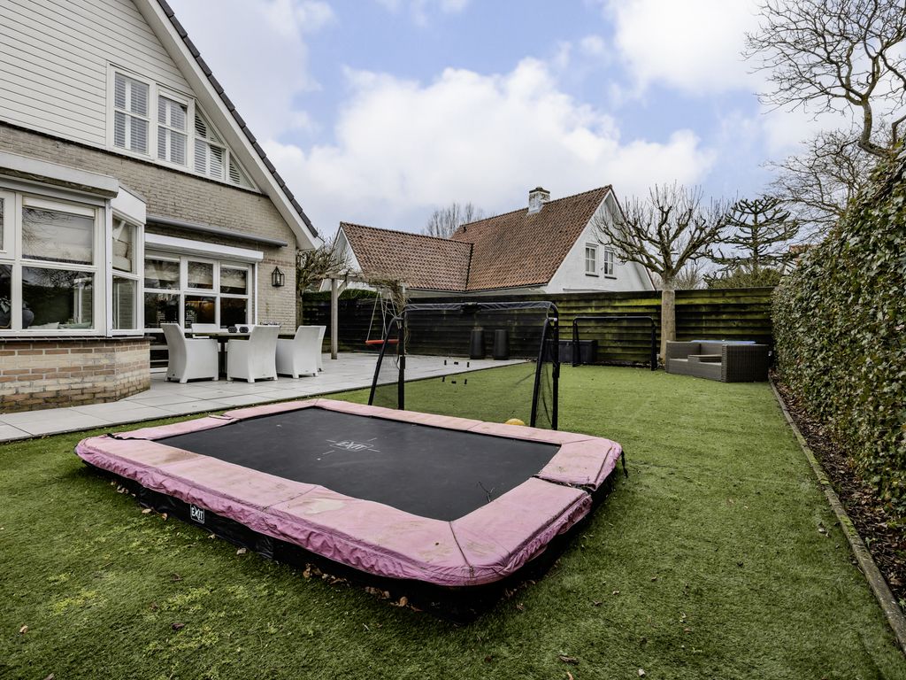 Courteniusstraat 6, HELLEVOETSLUIS